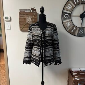 Sz M women’s Relativity tapestry jacket. Southwest pattern with fringe. Lined
